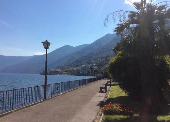 Promenade entlang Lago Maggiore