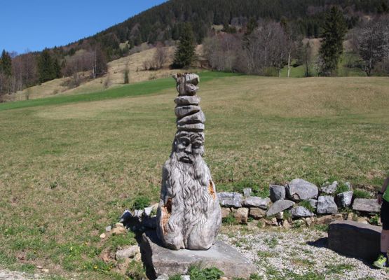 Fewo Alpenblick Hörnle so werden Sie auf einer Wanderung von Bad Kohlgrub nach Oberammergau ,begrüßt