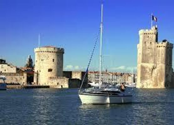 die schöne Stadt La Rochelle und seinen Hafen