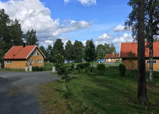 Zwei Häuser in perfekter Lage neben dem See Lillnömmen