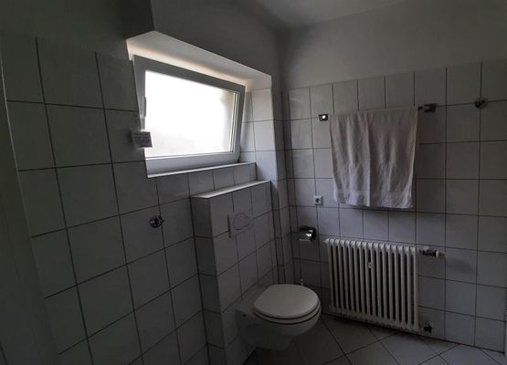 Bad2 mit Dusche und WC
