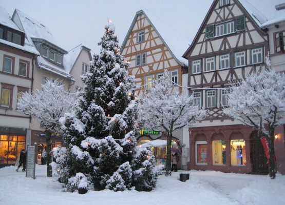 Marktplatz Tauberbischofsheim im Winter