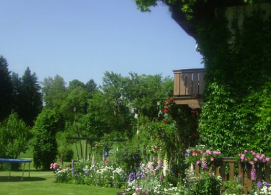 Garten Gästehaus Bauer